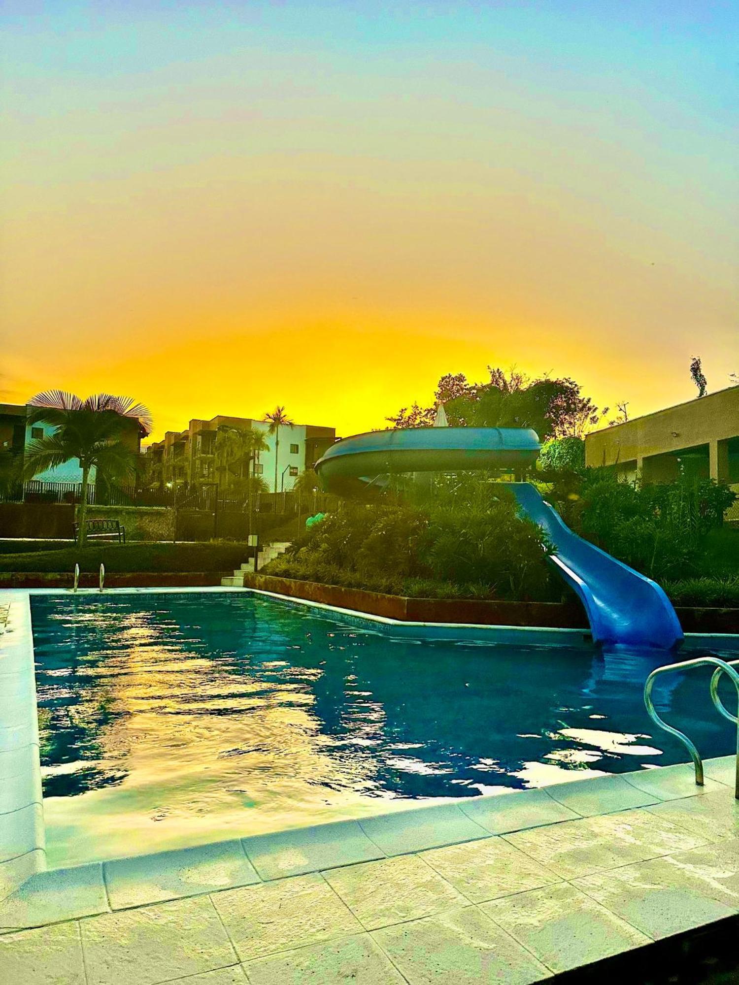 Apartamento Privado Vacacional A 5M Del Aeropuerto, 20 Minutos Del Parque Del Cafe Y Centro De Armenia Con 4 Piscinas, 3 Jacuzzi, Sauna By Molca Xperiences 3H Exterior foto